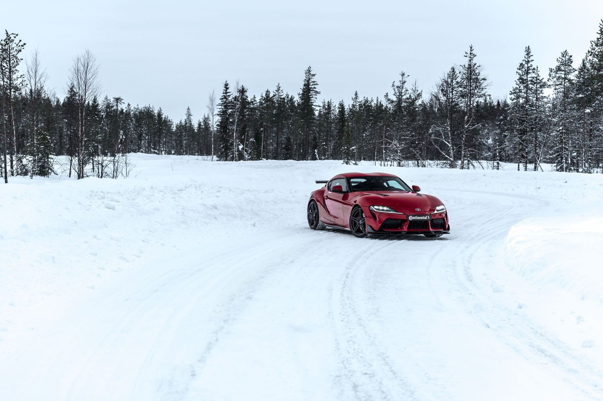 Der Toyota Supra GR von AC Schnitzer auf der Rennstrecke.