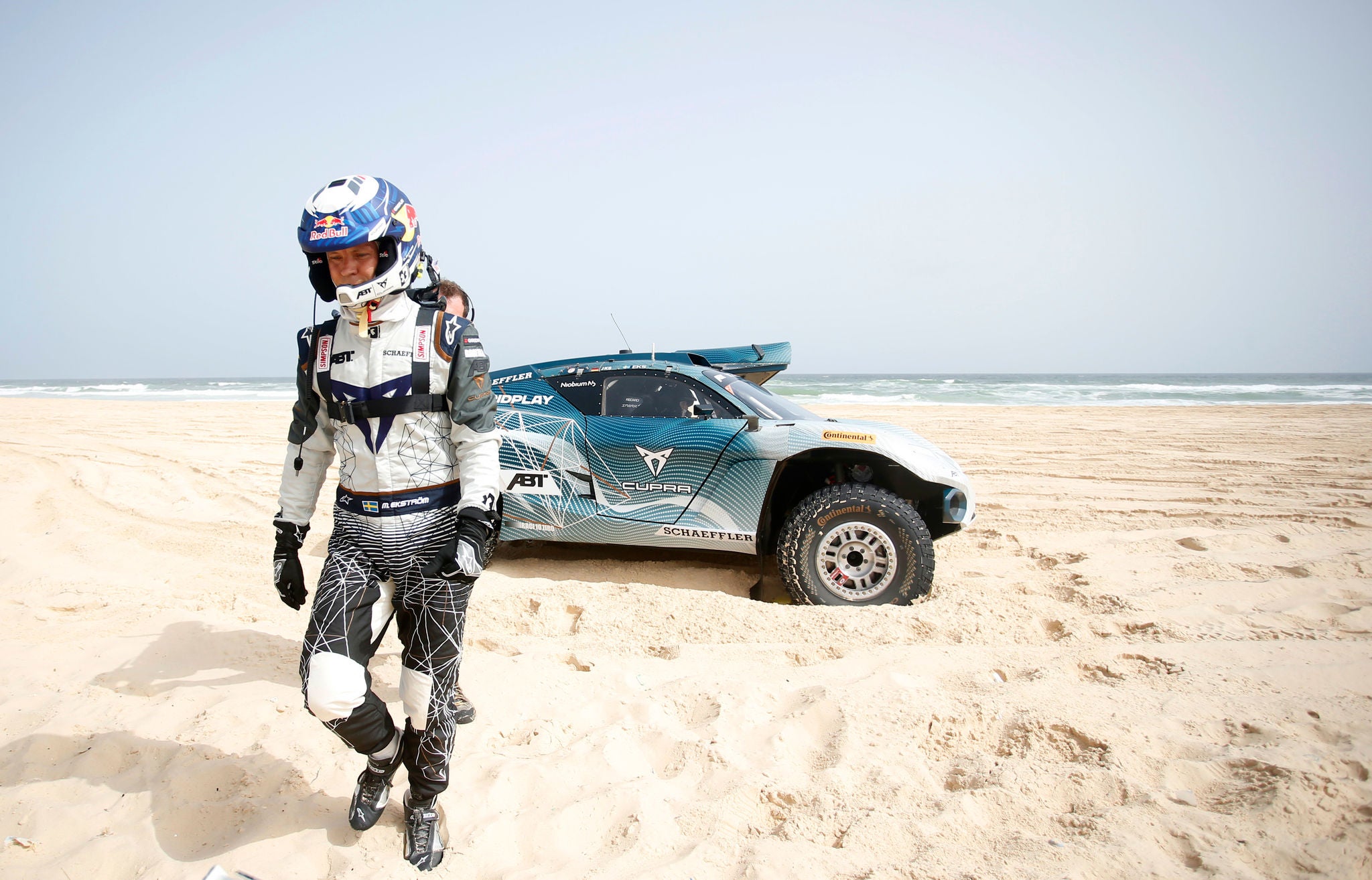 LAC ROSE, SENEGAL - MAY 30: Jutta Kleinschmidt (GER)/Mattias Ekstrom (SWE), ABT CUPRA XE during the Ocean X-Prix at Lac Rose on May 30, 2021 in Lac Rose, Senegal. (Photo by Andrew Ferraro / LAT Images)