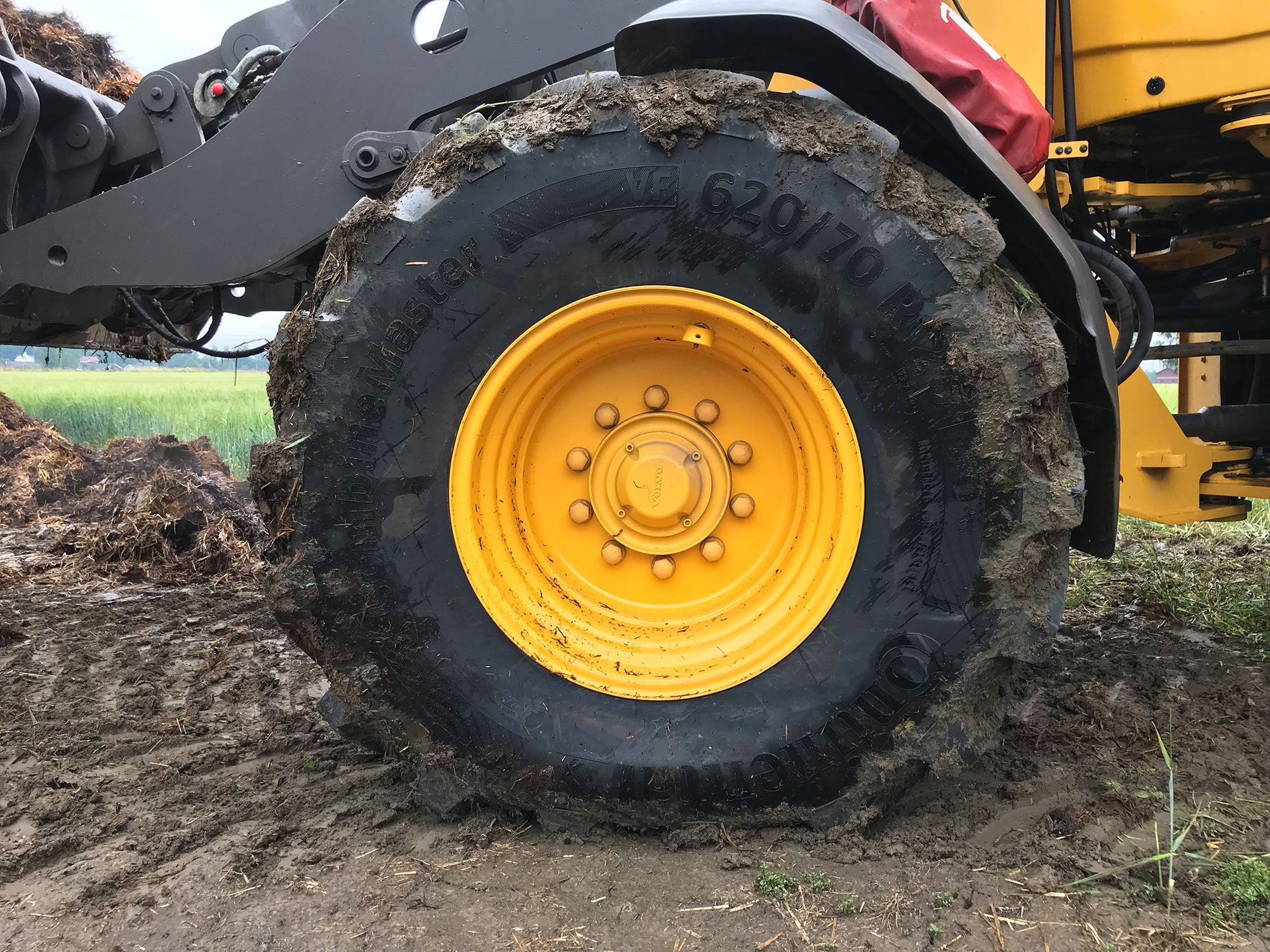 Volvo Loader on Continental VF CombineMaster 620/70R26